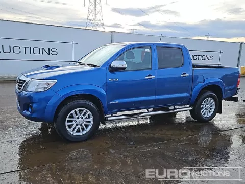 2013 Toyota Hilux Invincible img