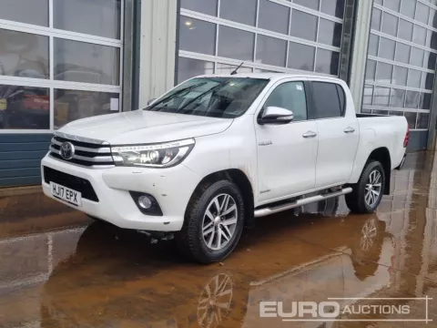 2017 Toyota Hilux img