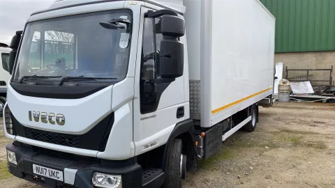 iveco eurocargo 75e 160 box tail lift img