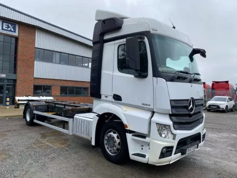 MERCEDES ACTROS 1824 *EURO 6* 4X2 DEMOUNT CHASSIS CAB 2018 - BV67 OUW img