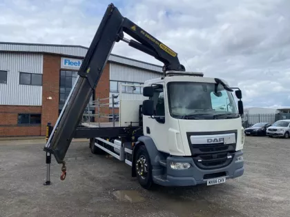DAF LF220 18-TONNE *EURO 6* FLATBED CRANE 2017 - MX66 CKV img