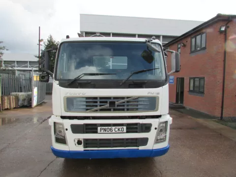 VOLVO FM12.340 2006 8X4 CHASSIS CAB (PN06 CKO) - 4081 img