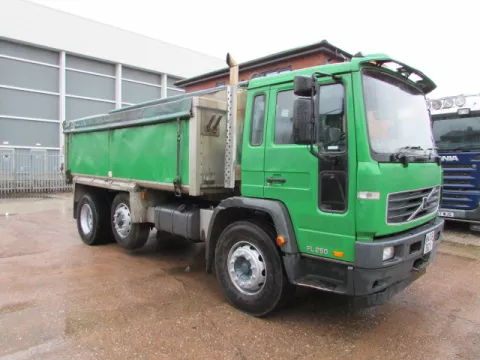 VOLVO FL250 6X2 TIPPER (WA05 BGY) - S N 4174 img