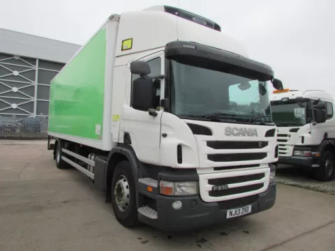 SCANIA P230 4X2 FRIDGE (NJ13 ZRD) S N: 4185 img