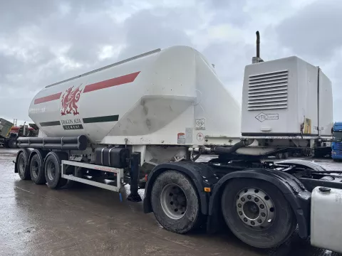 Feldbinder 2006 Tri-Axle Belly Powder Tanker img