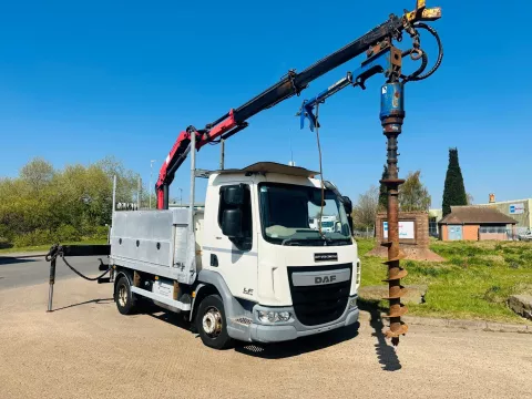DAF LF 150 2015 (65) EURO 6, 8.3 TON POLE ERECTION UNIT, DROPSIDE BODY, HMF 785 REAR MOUNTED CRANE, AUGER img