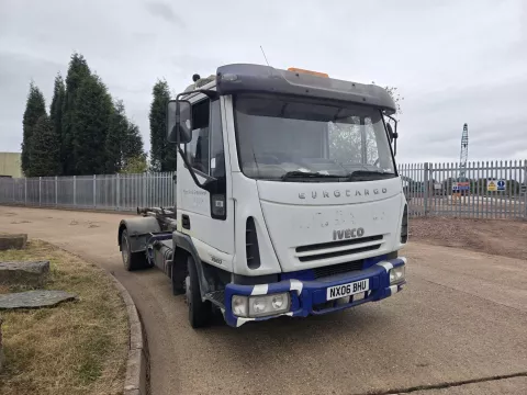 IVECO EUROCARGO 7517 2006 (06) 7.5 TON HOOK LOADER, MULTILIFT EQUIPMENT img