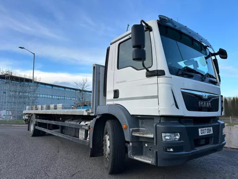 MAN TGM 18.250 2017 (17) EURO 6, 18 TON FLAT BED, TUCKAWAY TAIL LIFT img