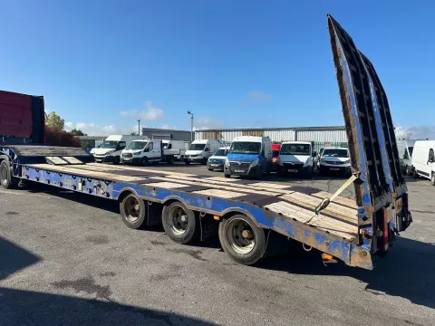 ANDOVER TRIAXLE 2007 LOW LOADER TRAILER img