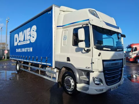 DAF CF 260 2020 (20) EURO 6, HIGH ROOF SLEEPER, 18 TON CURTAINSIDER, TAIL LIFT img