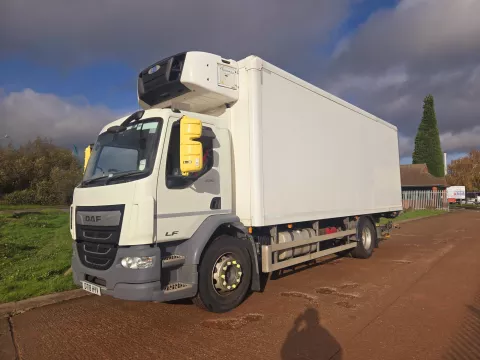DAF LF 230 2018 (18) EURO 6, 15 TON FRIDGE, CARRIER SUPRA 1150 MT, UNDERSLUNG TAIL LIFT img
