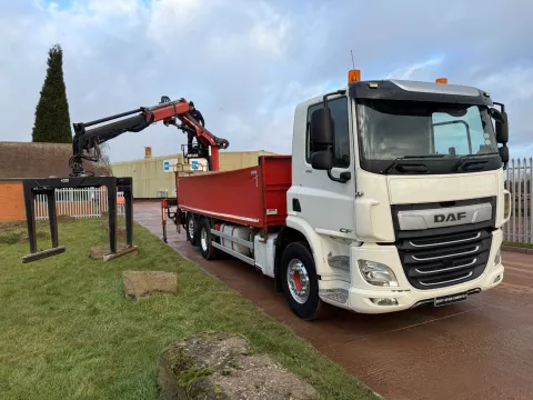 DAF CF 450 FAN 2018 (18) EURO 6, 6X2 REAR LIFT STEER, FLAT BODY WITH SIDE CURTAINS, ATLAS 105.2 CRANE img