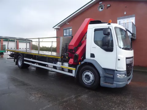 2016 18 TONNE DAF 26T M CRANE img