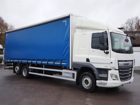 2023,23 reg DAF FAR CF320 Sleeper 28 Foot Curtain c w Taillift img