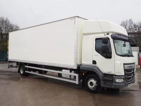 2020,70 reg DAF FA LF230 Sleeper 27 Foot 5ins Box c w Taillift img