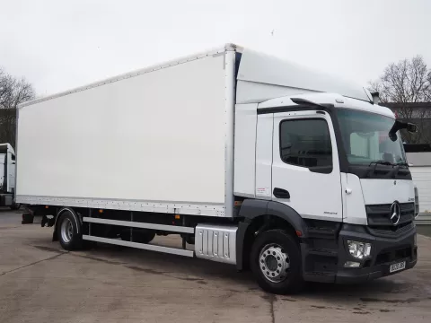 2020,20 reg Mercedes-Benz Actros MP5 1824 28 Foot 5ins Box c w Taillift img