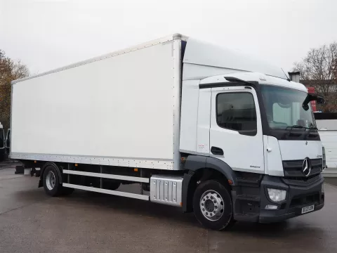 2020,20 reg Mercedes-Benz Actros MP5 1824 28 Foot 5ins Box c w Taillift img