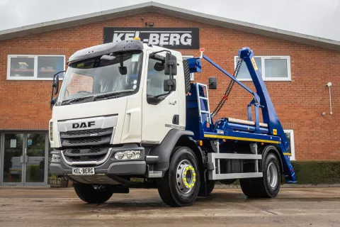DAF XBC FA 260 4x2 Hyva Skip Loader img