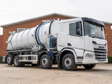 DAF XD 450 FAX 8x2 VJ Engineering Tanker img