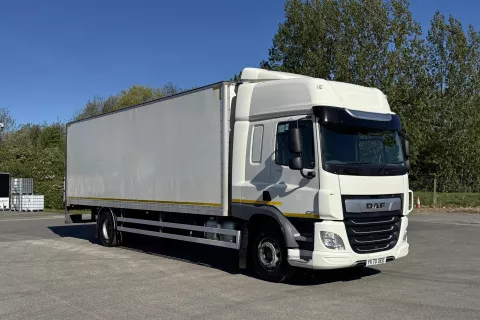 DAF CF290 4X2 18T Box Tail Lift - YK70OEE img