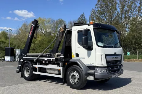 DAF LF260 4X2 18t Skiploader – YK72PFY img