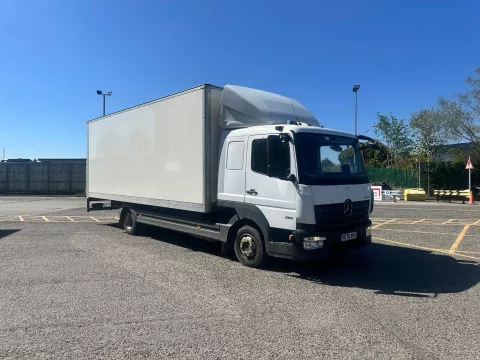 2020 70 Mercedes Atego 816 7.5t Box Sleeper cab T L img