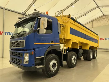 Volvo FM 380 8x4 Day Cab Tipper Manual img