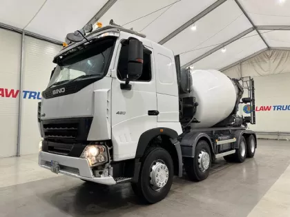 Sino Howo 420 8x4 Double Drive Cement Mixer img