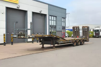 2017 MONTRACON 3 AXLE LOW LOADER img