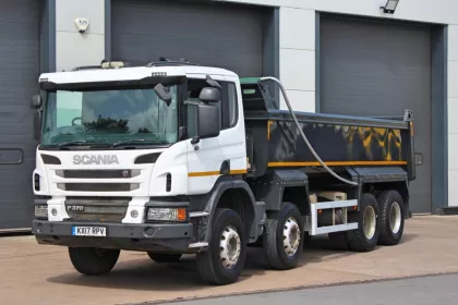 2017 (17) SCANIA P370 8X4 TIPPER (EURO 6) img