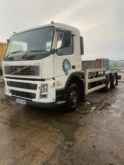 2005 VOLVO FM9.300 - Breaking & Parts img