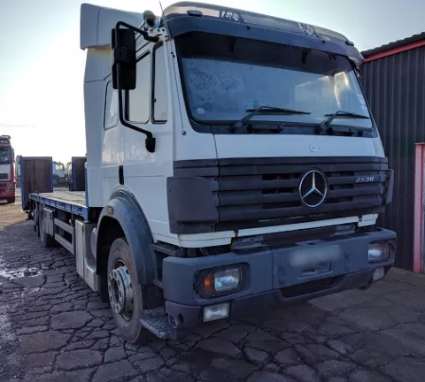 1996 MERCEDES 2538 SK 6X2 Beavertail Flatbed img