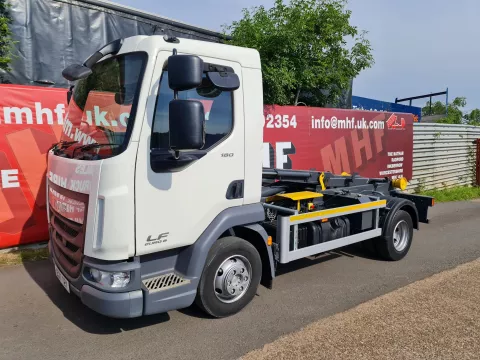 DAF LF180. 2017 4x2, Euro 6, 7,500kgs GVW. Fitted with new 5 Tonne MHF Hooklift Equipment img