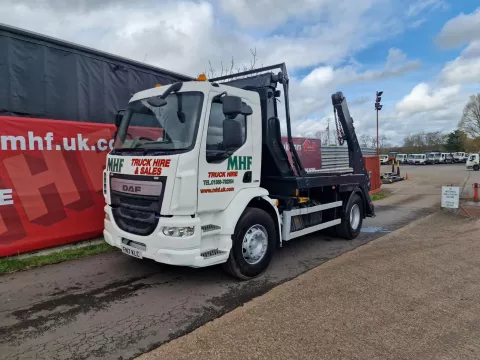 FN17 KLC 2017 DAF LF 220 EURO 6 Engine, BOUGHTON Chainlift Equipment 4x2 18,000kgs img