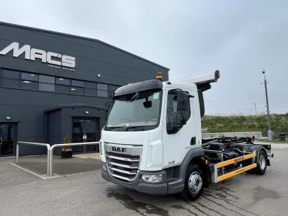 2025 DAF XB Hook loader img