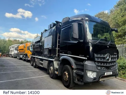 LN200 High Tip Disab - 2015 Mercedes-Benz Arocs 3240 K b img