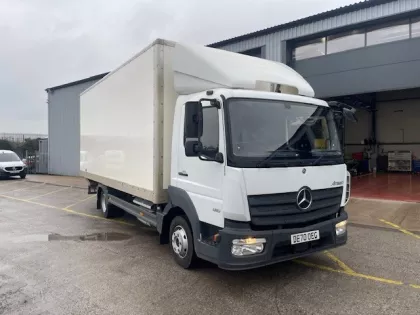 2020 Mercedes-Benz Trucks Atego Box img