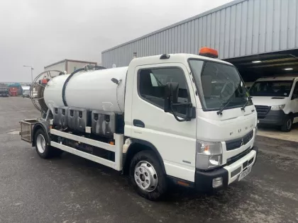2021 Fuso Canter Tanker img