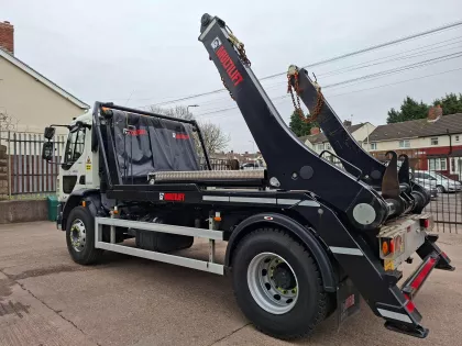 2025 DAF 18T LF 230 FA Skip loader c w Remote Control Skip Loader img
