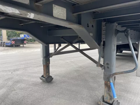 Montracon Postless Curtain Trailers - Unique Load Restraint img