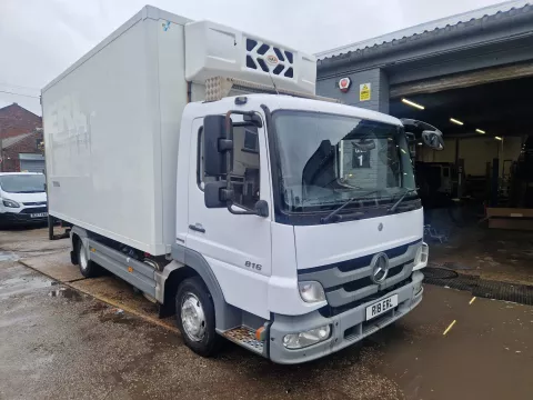 2012 (12) MERCEDES ATEGO 816 7.5 TON GAH FRIDGE FREEZER BOX WITH TAIL LIFT img