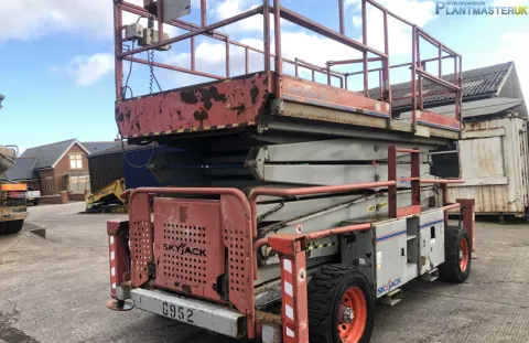 Sky king SJ9250 scissor lift platform 15.2 mtr img