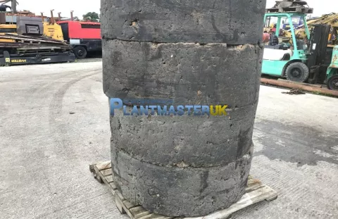 Solid 1600x25  wheels a tyres to suit CAT 938 F img