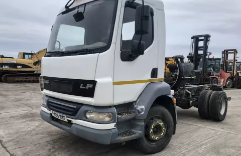 DAF LF 15 ton cab and chassis img