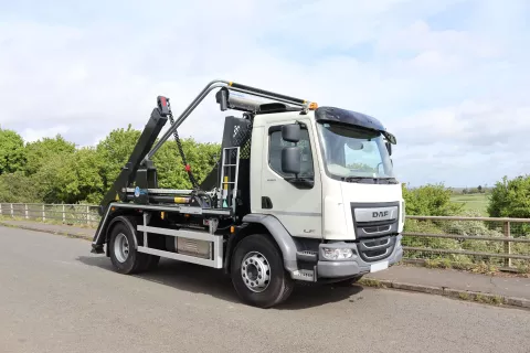 DAF LF260 4x2 AJK Skip Loader img