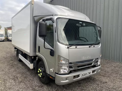 2018 68 ISUZU FORWARD 6.5 TONNE MULTI TEMP AND MULTIPURPOSE DELIVERY TRUCK. FRIDGE AND FREEZE CAPABILITY img