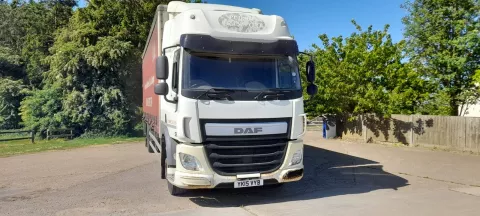 2015 DAF CF250 4x2 Curtainsider img