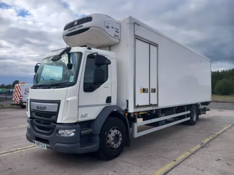 2017 DAF LF 260 Dual Comp Fridge with tuckaway Tail lift img