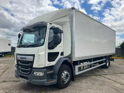 2019 DAF LF 260 Box Tail Lift img