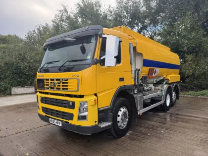 2005 Volvo fm9 26 tonne fuel tanker img
